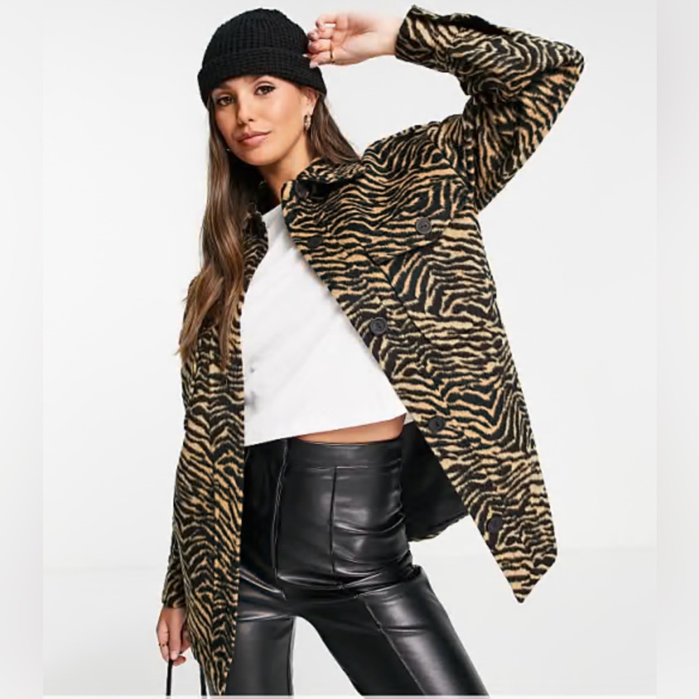 Violet Romance Animal Print Oversized Jacket. Size M or us 8 .